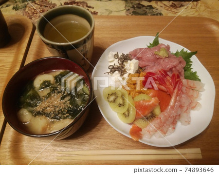 海鮮碗(甜蝦,海膽) 海鮮碗(甜蝦,海膽) 74893646