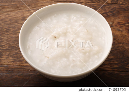 Brown rice porridge Brown rice porridge 74893703