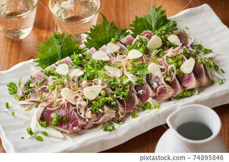 Seared bonito Seared bonito 74895846