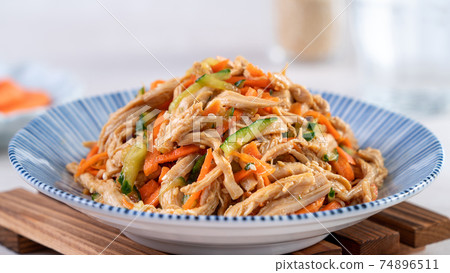 涼拌雞絲 涼拌 雞肉 肉 小黃瓜 台灣 食物 Shredded Chicken 細切りチキン 74896511