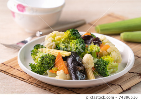 Cauliflower Broccoli Blanching Vegetables Vegetables Vegetarian Vegetable dish 花キャベツ ブロッコリー 74896516