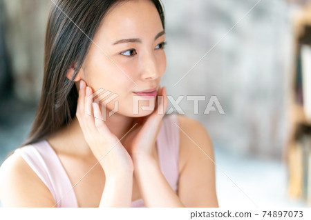 早上護膚 74897073