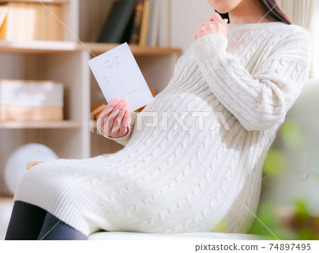 回复結婚請柬明信片孕婦擔心和困擾認為4：3 74897495