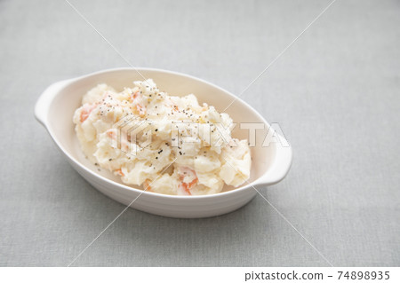 potato salad 74898935