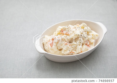 potato salad 74898937