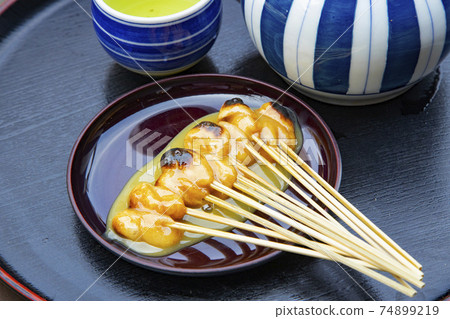 Aburi-mochi, a specialty of Imamiya Shrine 74899219
