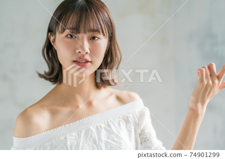 十幾歲的女孩的頭髮排列 74901299
