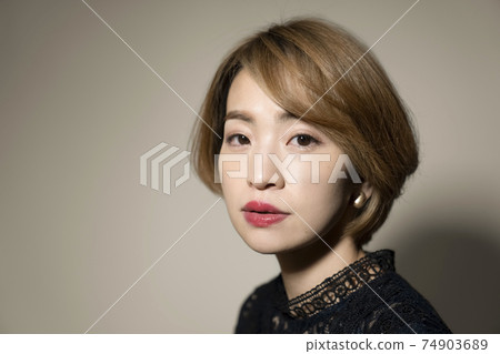Shortcut woman portrait Shortcut woman portrait 74903689