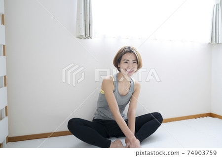 女人伸展 女人伸展 74903759