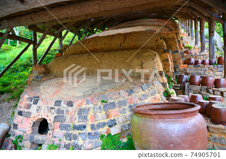 Yunotsuyaki Pottery Village Kiln Oda City, Shimane Prefecture 74905701