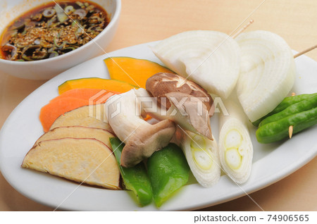 Yakiniku restaurant grilled vegetables 74906565