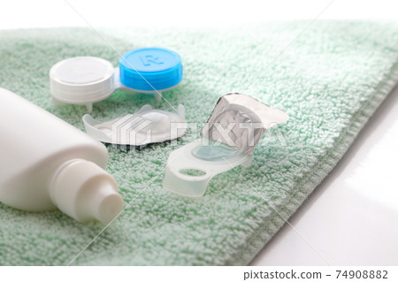 Disposable contact lenses and care products Disposable contact lenses and care products 74908882