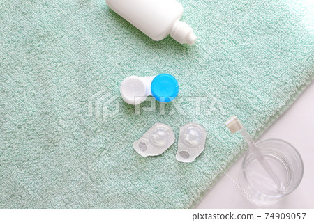 一次性隱形眼鏡和護理用品 一次性隱形眼鏡和護理用品 74909057