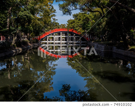 Sumiyoshi Taisha Osaka 74910102