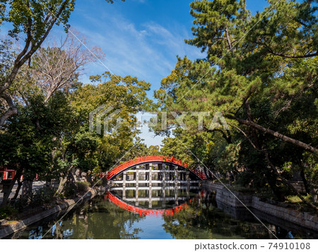 Sumiyoshi Taisha Osaka 74910108