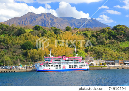 [鹿兒島縣]從櫻島渡輪看到的櫻島 74910294