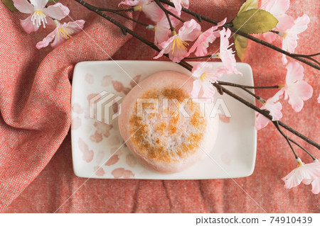 Fried bun of Sakura 74910439