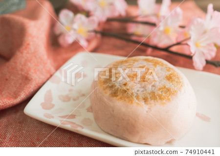 Fried bun of Sakura Fried bun of Sakura 74910441