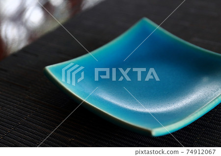 Coral blue small plate 74912067