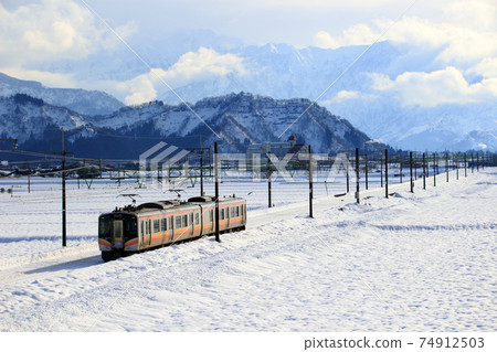 Joetsu Line (Minakami ⇔ Nagaoka) that goes to Uonuma Rural in winter 74912503