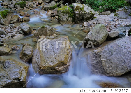 白崎在加基山山路上 白崎在加基山山路上 74912557