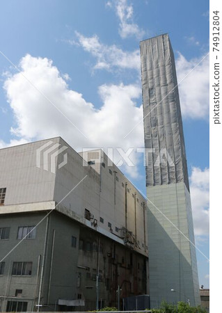 Garbage incinerator during demolition work (Morinomiya Factory) 74912804