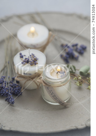 Lavender candle 74913084