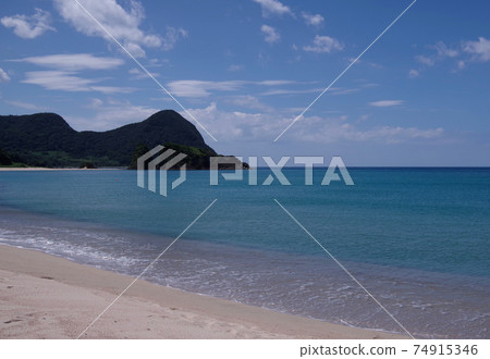 盛夏的探戈半島,日本海,美麗的大海 盛夏的探戈半島,日本海,美麗的大海 74915346