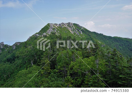 卡拉澤山山脊上的加基山 卡拉澤山山脊上的加基山 74915380