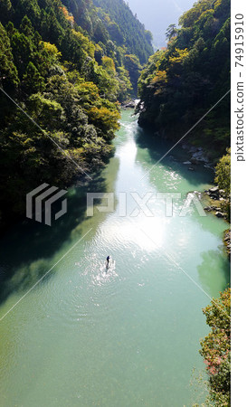 Lake Okutama, Kazumakyo emerald green lake water (vertical composition) 3440 Lake Okutama, Kazumakyo emerald green lake water (vertical composition) 3440 74915910