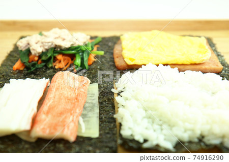 Make a folding gimbap (Korea, unrolled seaweed roll) Make a folding gimbap (Korea, unrolled seaweed roll) 74916290