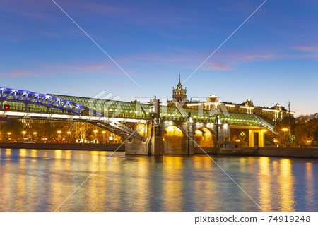 View of the Pushkinsky (Andreevsky) Bridge and Moskva River (at night). Moscow, Russia 74919248