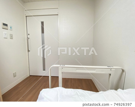 Hospital room 74926397