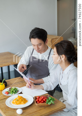 Cafe staff men and women Cafe staff men and women 74927500