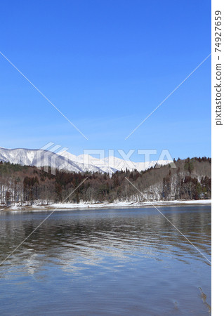 Lake Aokaki waiting for spring and Hakuba Miyama Lake Aokaki waiting for spring and Hakuba Miyama 74927659