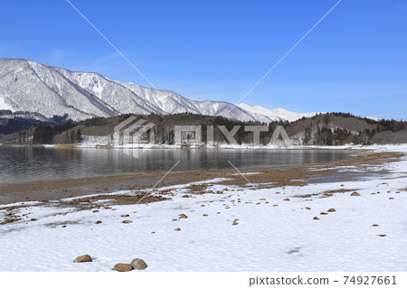 Lake Aokaki waiting for spring and Hakuba Miyama Lake Aokaki waiting for spring and Hakuba Miyama 74927661