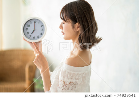 上午7點遲到的少女 74929541