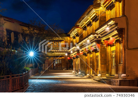 Scenic view of the Dukezong ancient Old Town at twilight time. is the historical center of Lijiang City, in Yunnan, China. 74930346