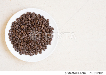 Roasted Brazilian coffee beans Roasted Brazilian coffee beans 74930904