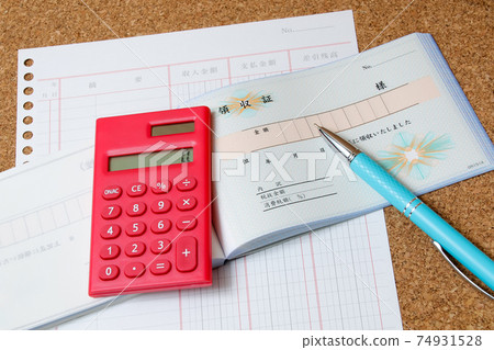 Office supplies, stationery, finance, accounting, office supplies, calculations, receipts, cashiers, calculators, ballpoint pens, businesses Office supplies, stationery, finance, accounting, office supplies, calculations, receipts, cashiers, calculators, ballpoint pens, businesses 74931528