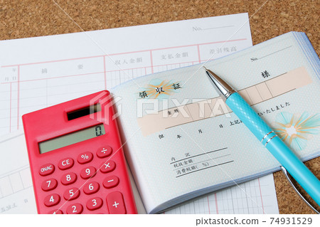 Office supplies, stationery, finance, accounting, office supplies, calculations, receipts, cashiers, calculators, ballpoint pens, businesses 74931529
