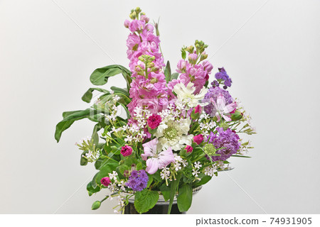 Flower arrangement spring image Flower arrangement spring image 74931905