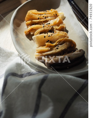 韓國傳統食品泡菜炒 74931920