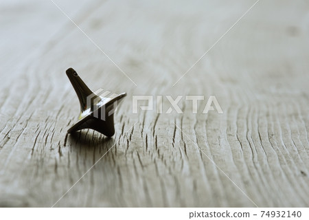 The fallen top from Inception 74932140