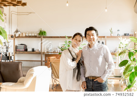 築巢/入屋時間：年長夫婦住在經過裝修的房屋中 74932582