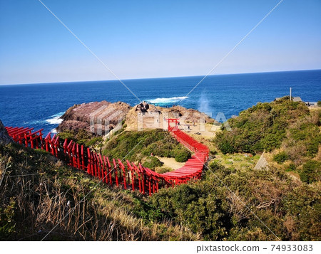 Motonosumi Shrine Sea and Torii Motonosumi Shrine Sea and Torii 74933083