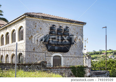 View of san vicente de la barquera traditional village at cantabria, spain View of san vicente de la barquera traditional village at cantabria, spain 74939509