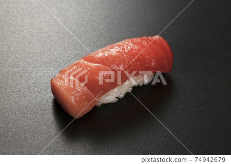 藍鰭金槍魚壽司 74942679