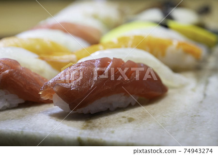 各種各樣的壽司 74943274