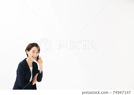 女商人智能手機圖像 74947197